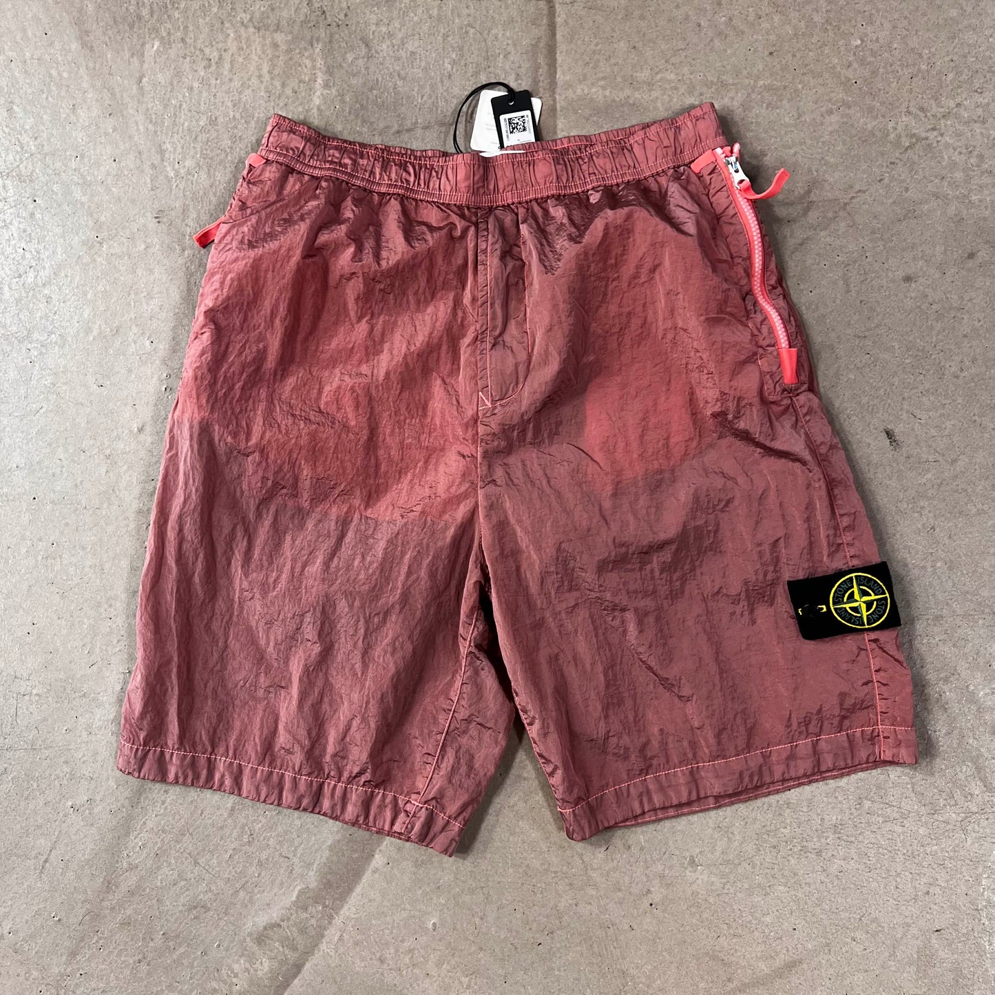 Short Stone Island Rose