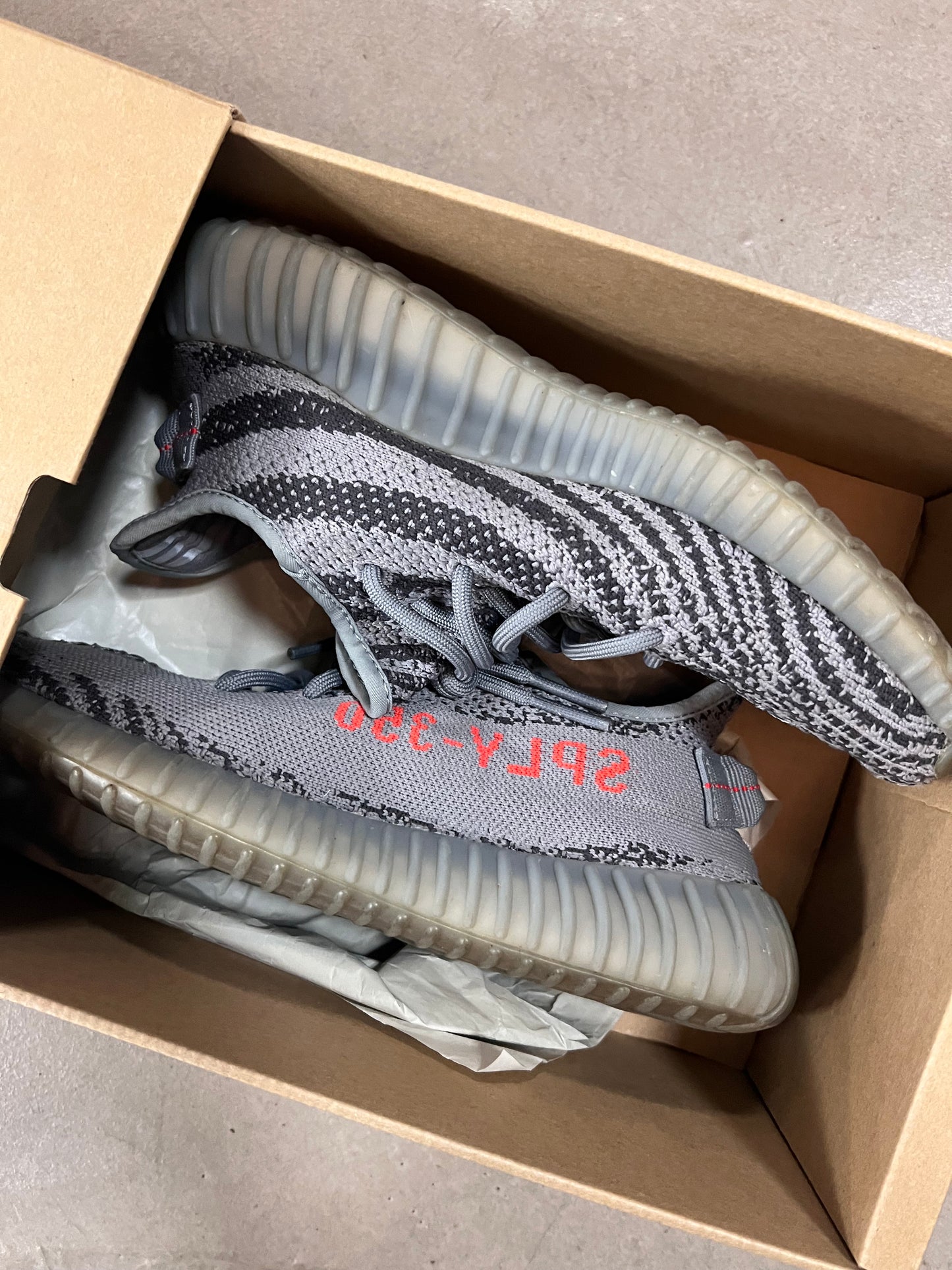 Yeezy 350v2 Beluga 2.0 41 1/3