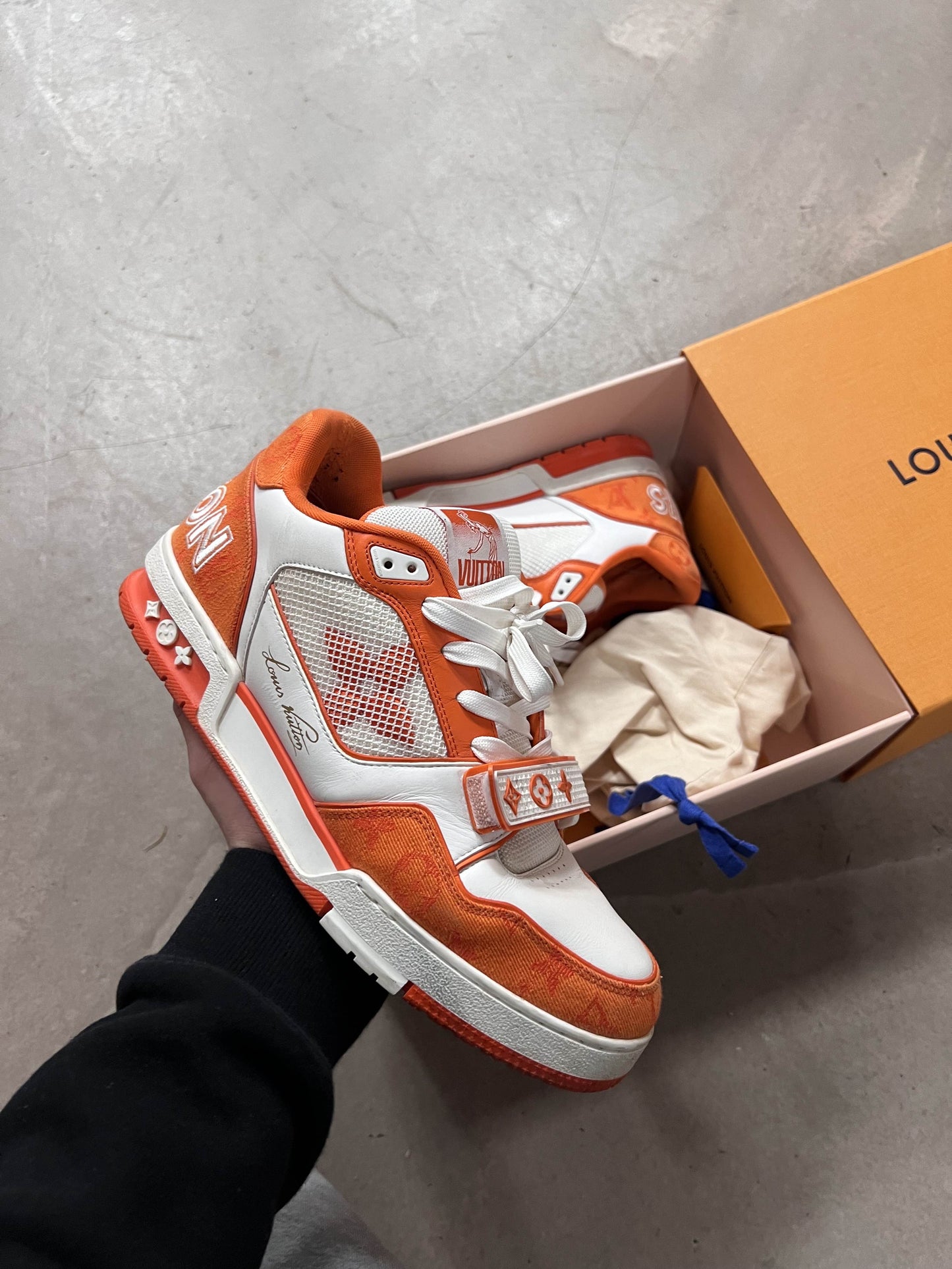 Louis Vuitton Trainer Orange 43