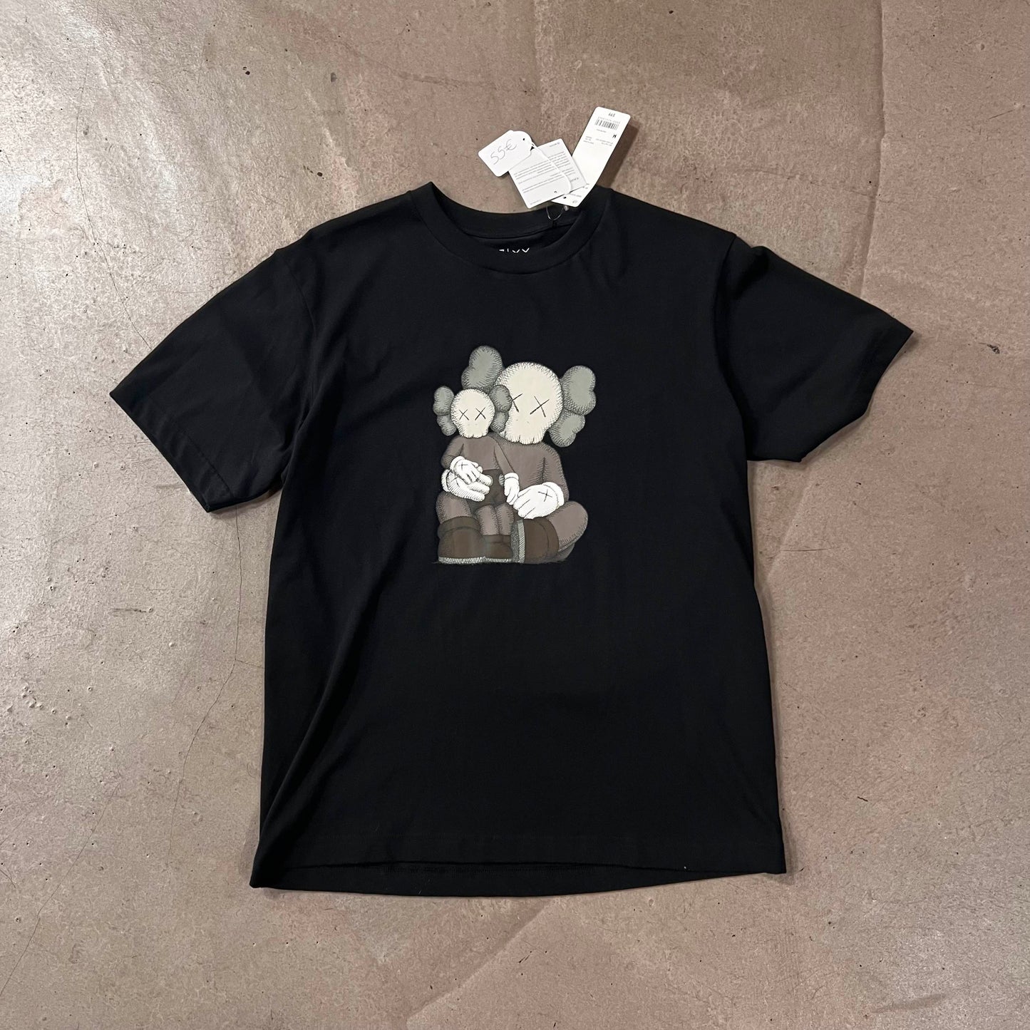 Tee Shirt Kaws Uniqlo Black