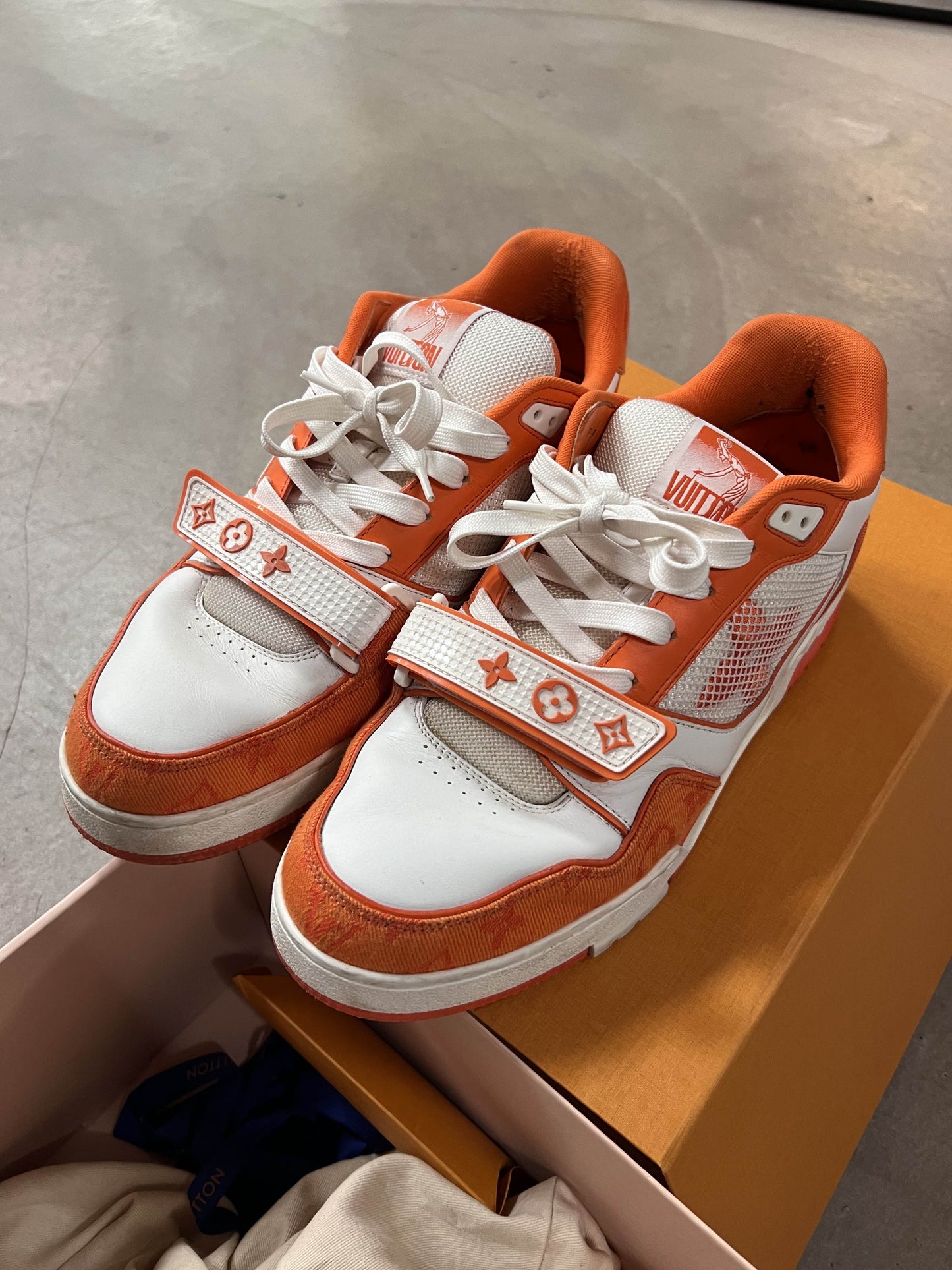 Louis Vuitton Trainer Orange 43