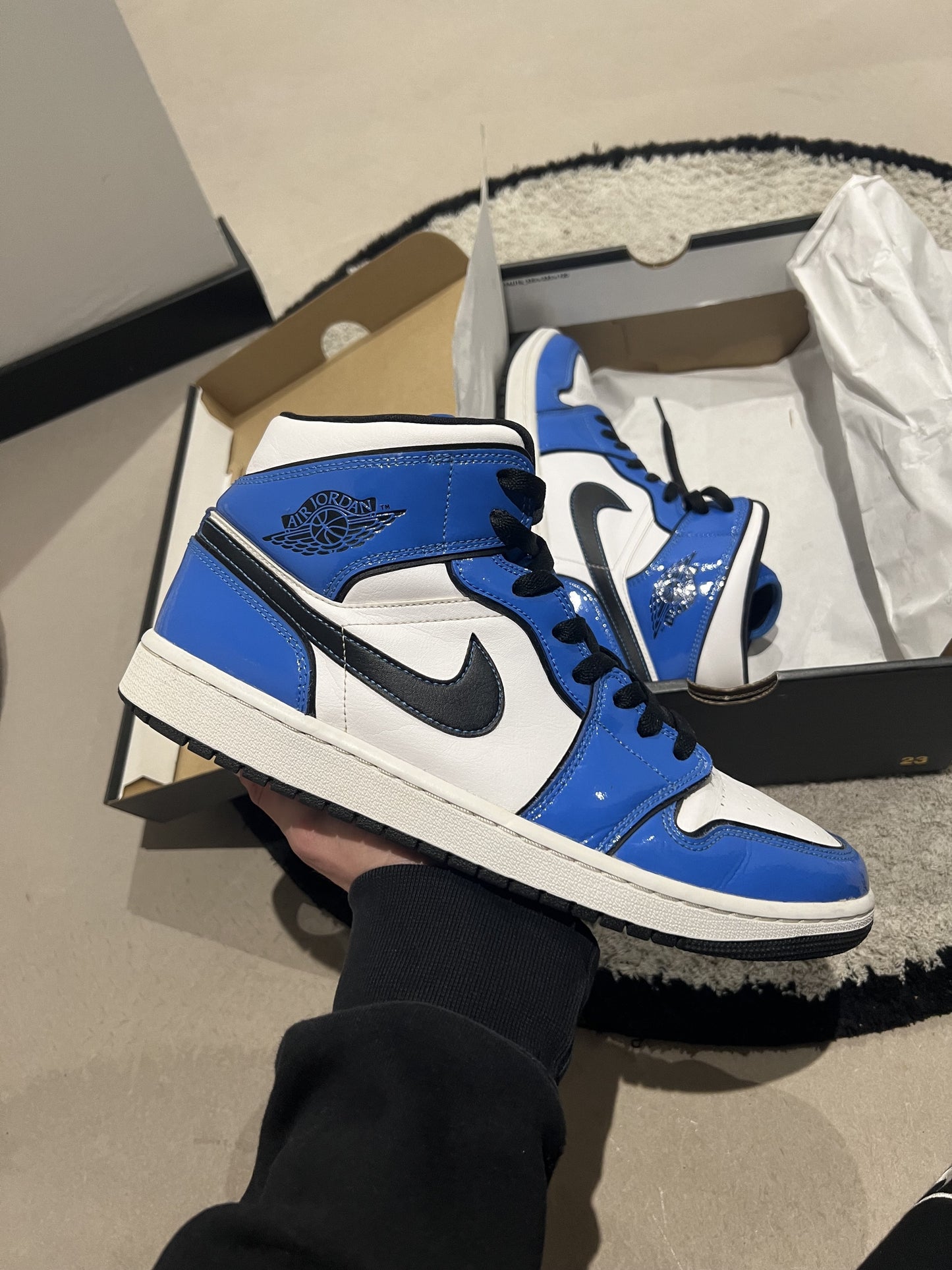 Jordan 1 Signal Blue 45