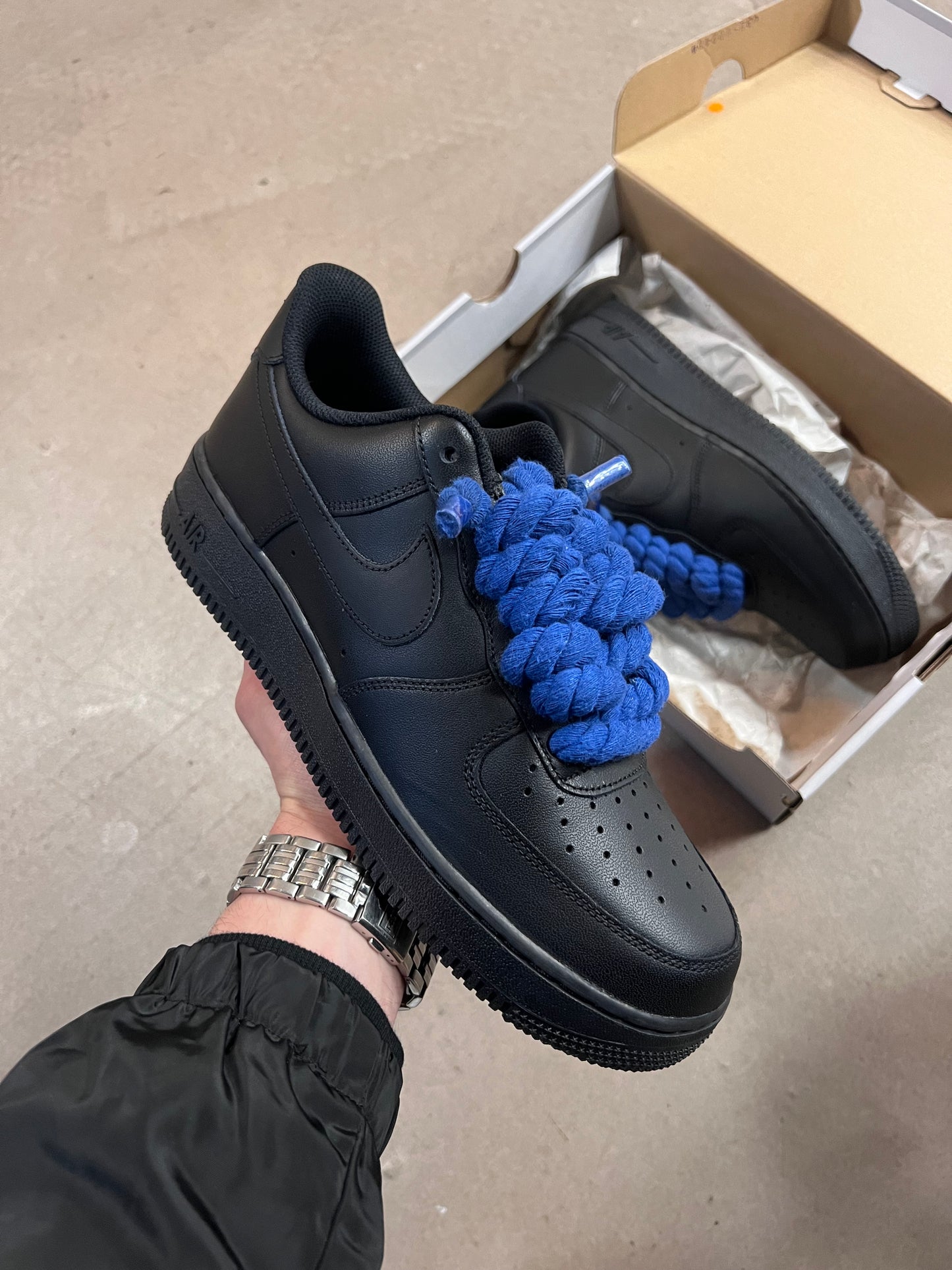 Air Force 1 Triple Black Lacet Corde Black & Blue