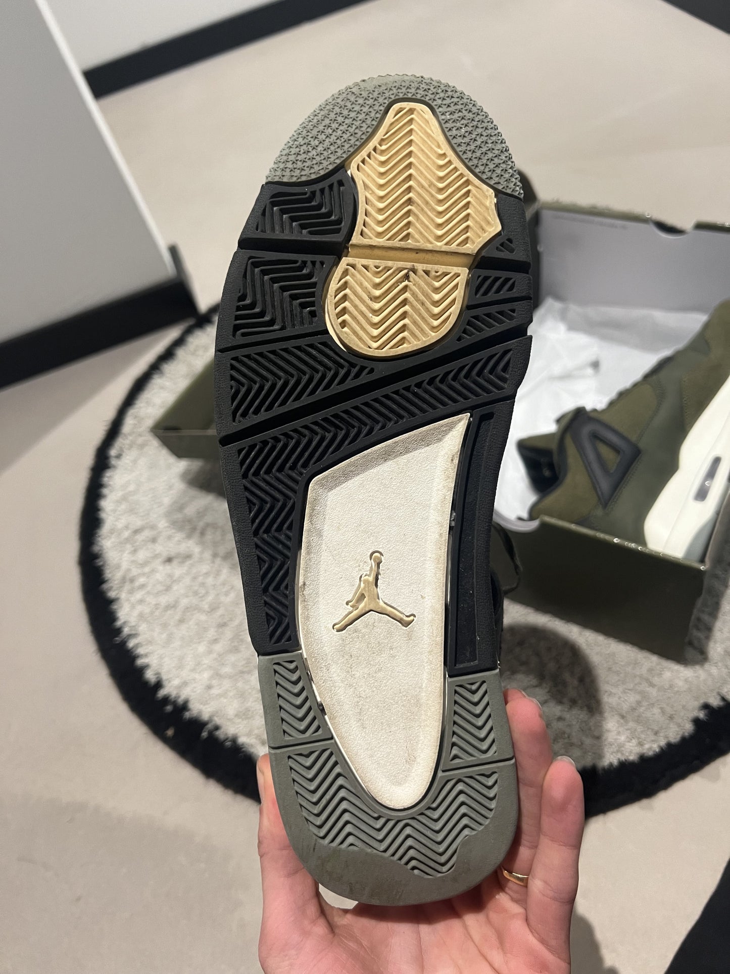 Jordan IV Olive 44