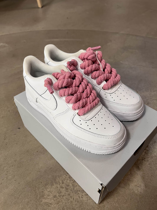 Air Force 1 Triple White Lacet Corde Pink