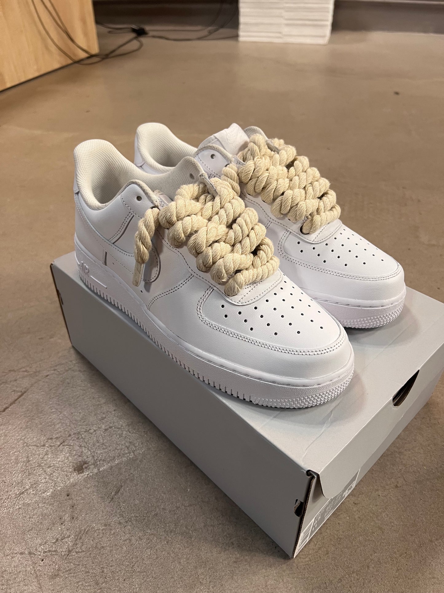 Air Force 1 Triple White Lacet Corde Beige