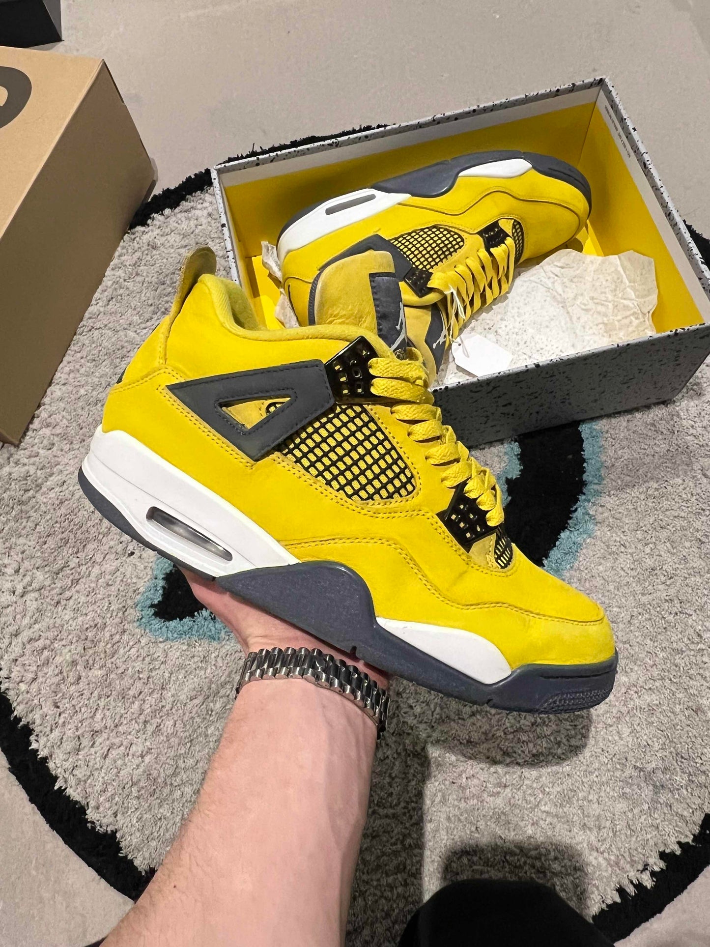 Jordan IV Lightning 43