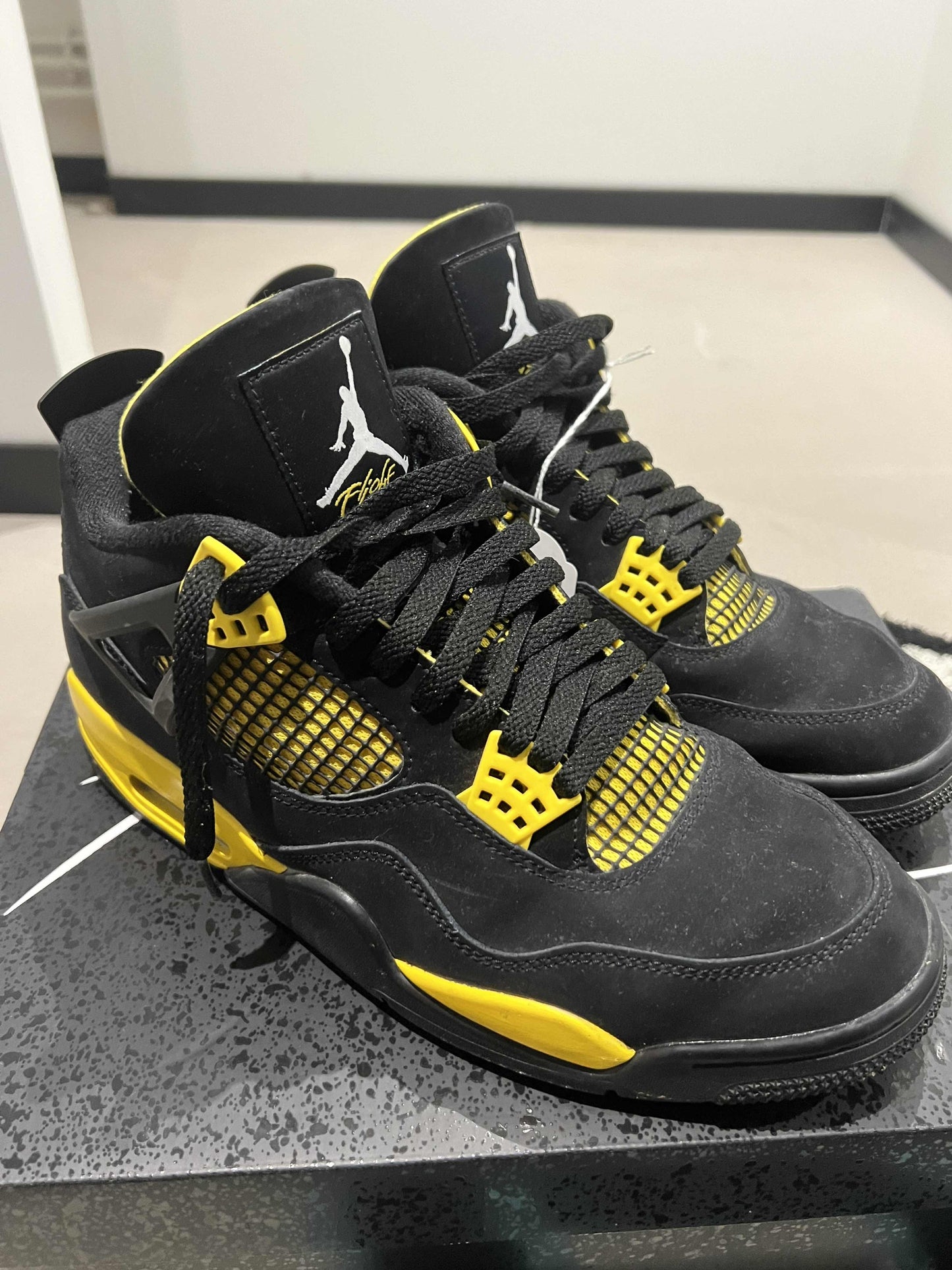 Jordan IV Yellow Thunder 44,5