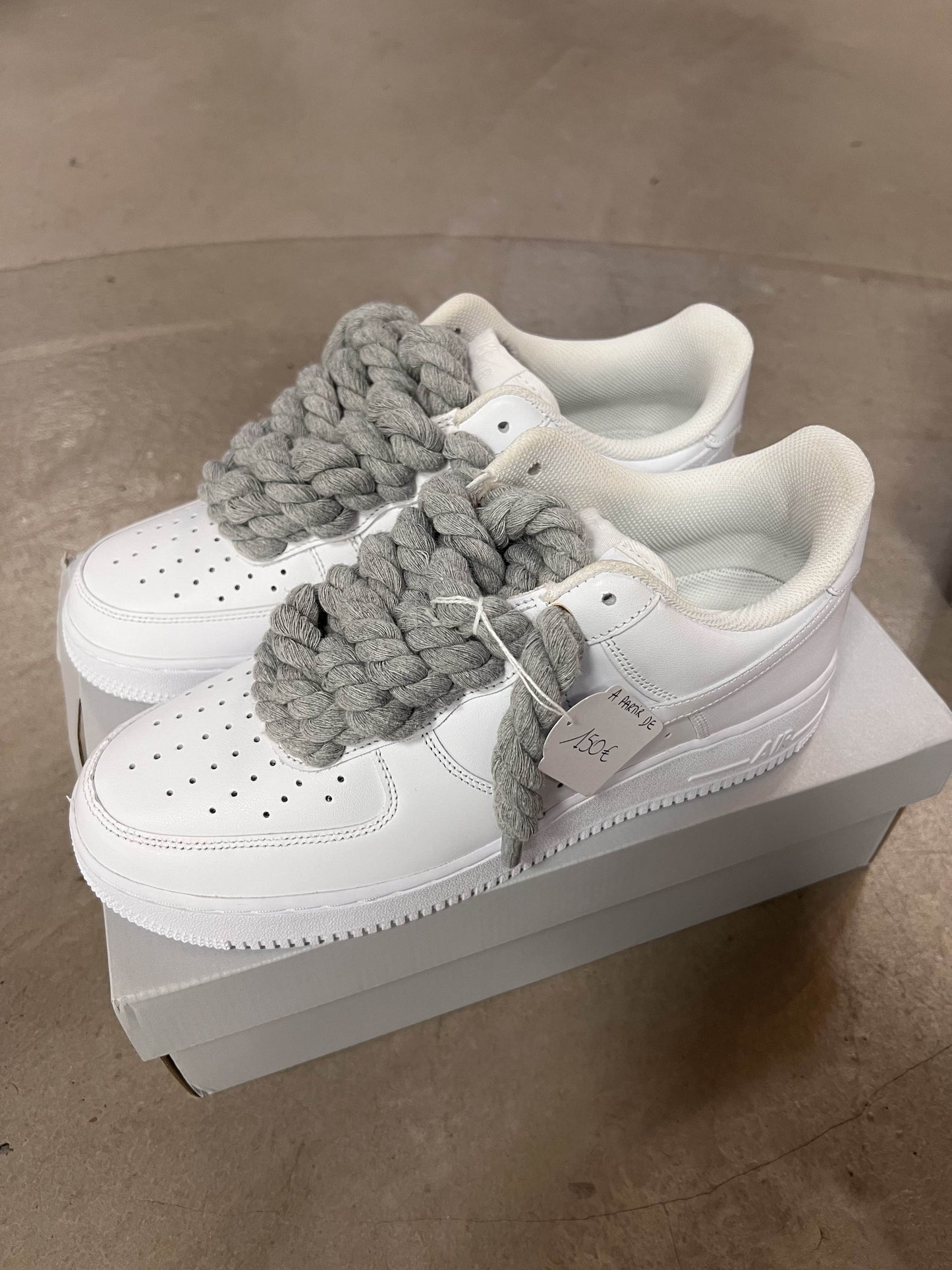 Air Force 1 Triple White Lacet Corde Grey