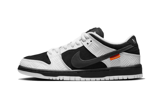 sb-dunk-low-tightbooth-5199ee