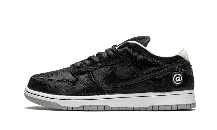 sb-dunk-low-berbrick-medicom-toy-5199ee